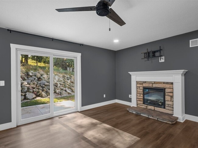 Building Photo - For Lease – Beautiful 3 Bedroom Home