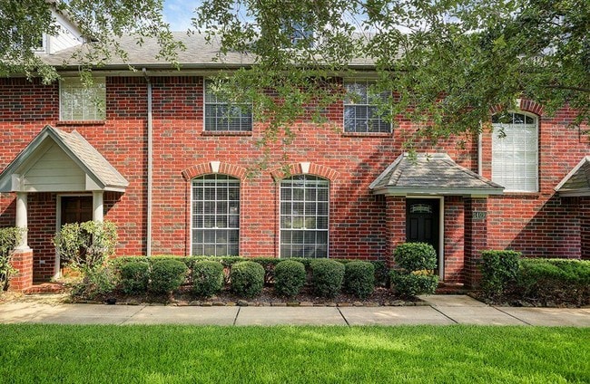 Building Photo - 1409 El Camino Village Dr