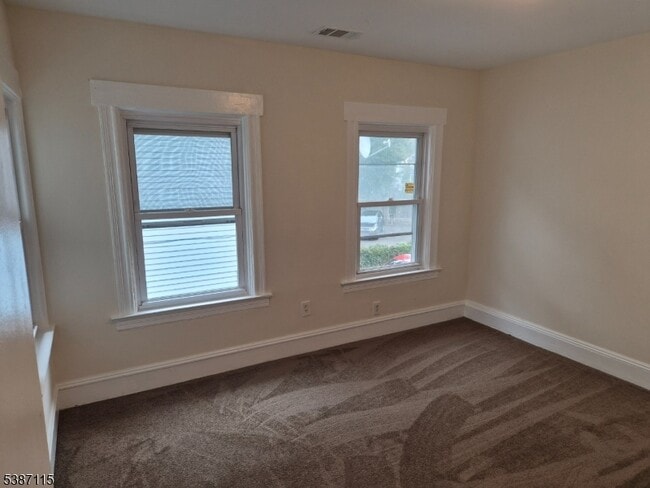 Building Photo - 510 E 7th St