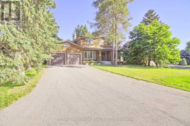 Building Photo - 29 Rosegarden Crescent