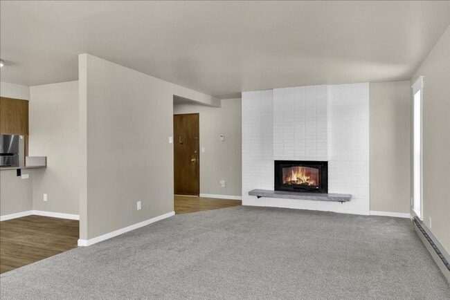 Building Photo - 561 Elm Way