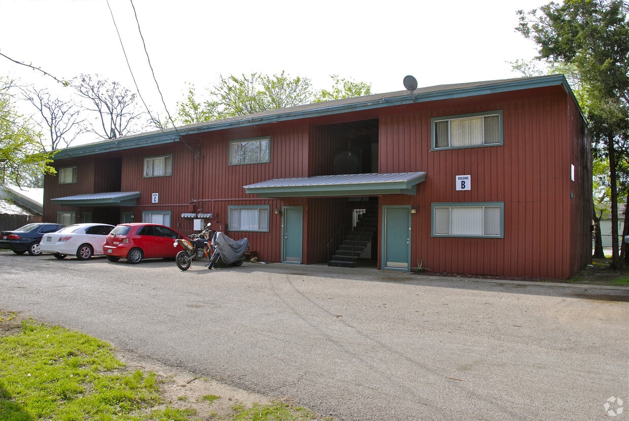 Building Photo - 804 N Locust St