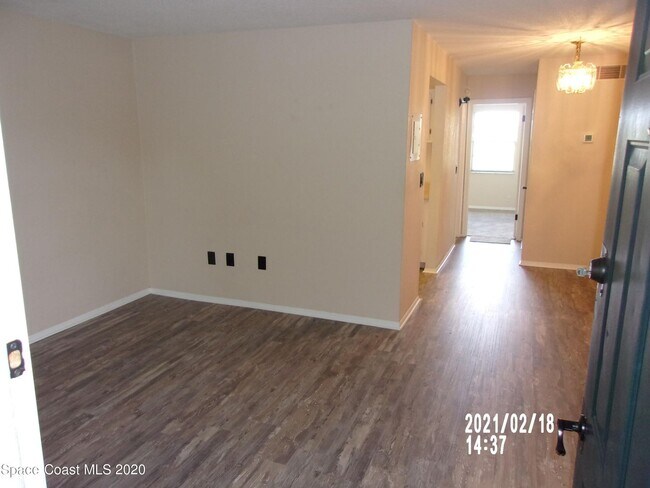 Foto del edificio - 2170 Knox McRae Dr