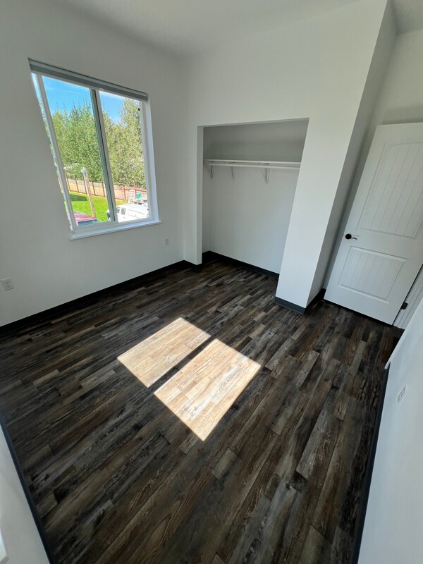 Foto del edificio - 1430 S Irwin Rd