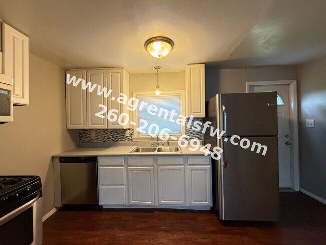 Foto del edificio - 2329 Barnhart Ave