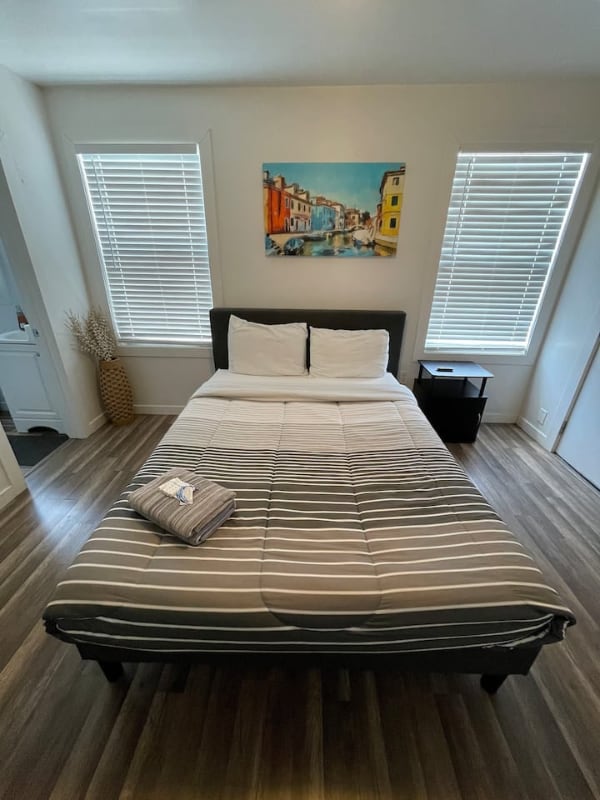 2115 N Raymond Ave Unit 2125 12b, Altadena, CA 91001 Room for Rent