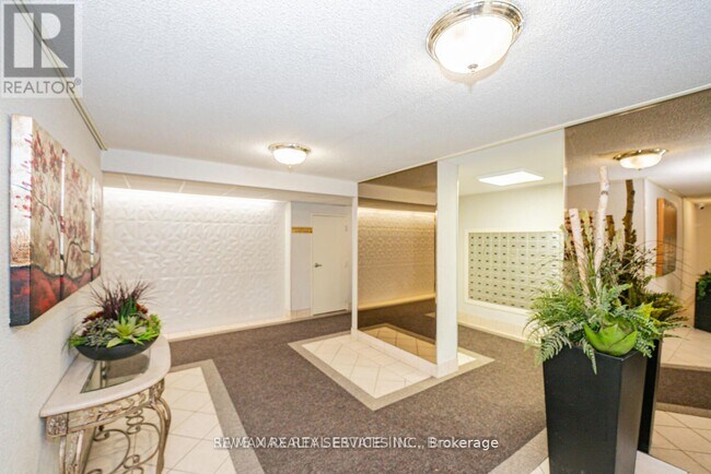 Building Photo - 18 Knightsbridge Rd