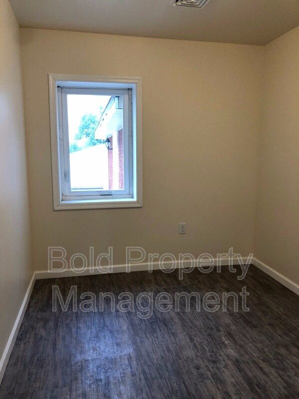 Building Photo - 8424 Lancaster Ave