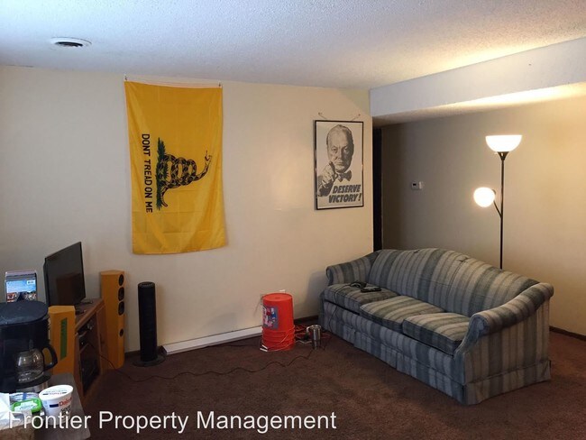 Foto del edificio - 2104 Elm Ln