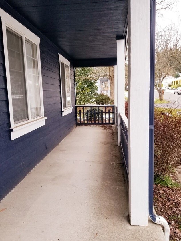 Building Photo - 3 br, 2 bath House - 7061 Rail Lane NE