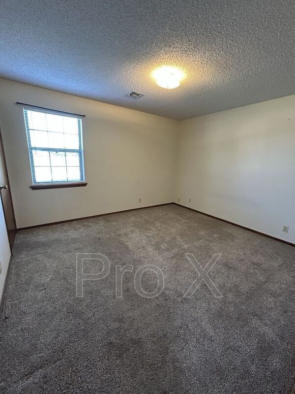 Building Photo - 7083 SE 66th Terrace