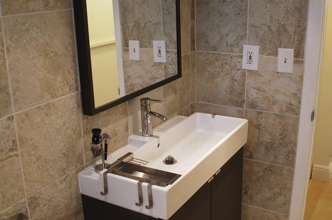 Foto del edificio - 1615 Meridian Ave