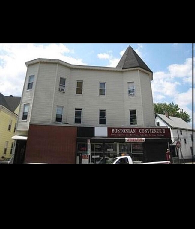 Building Photo - 420 Medford St