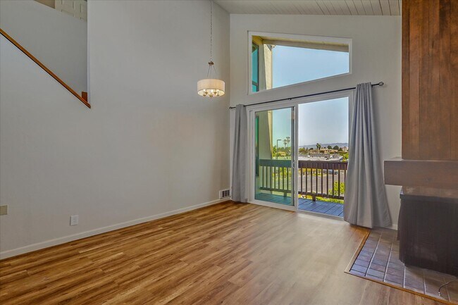 Foto del edificio - 2101 Shoreline Dr