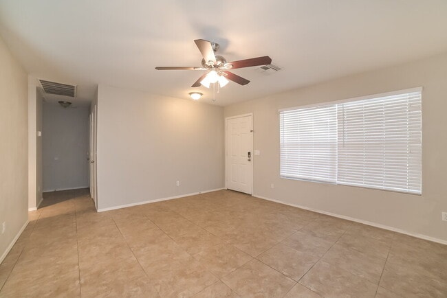 Foto del edificio - 3131 W Park St