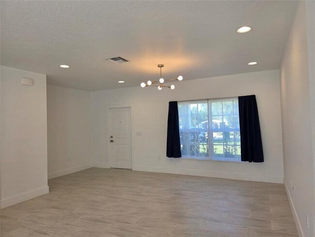 Building Photo - 3442 NW 36th Ave