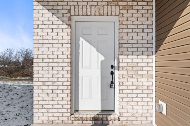 Foto del edificio - 120 Lambert Fld