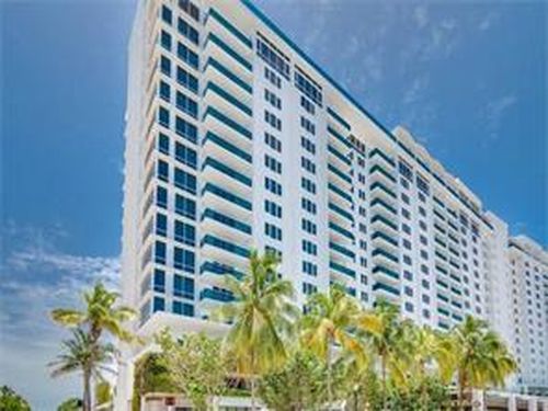 Primary Photo - 2301 Collins Ave