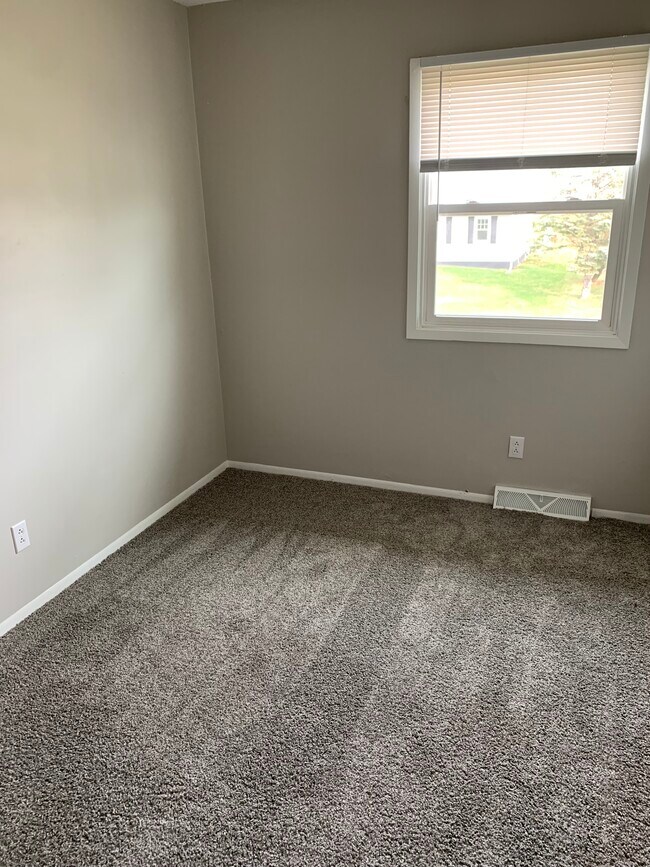 Bedroom - 4106 N Elsie Ave