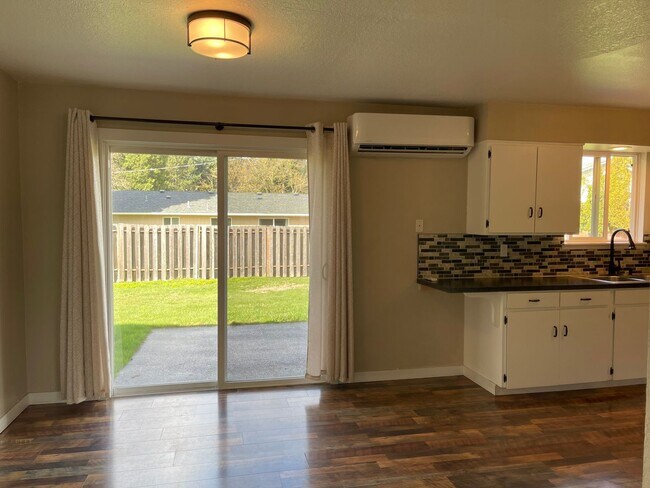 Photo - Beautifully Updated Single Level House - B...