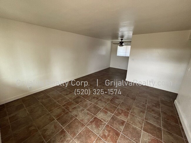 Building Photo - 4347 E Bellevue St