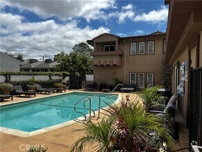 Building Photo - 5241 Colodny Dr