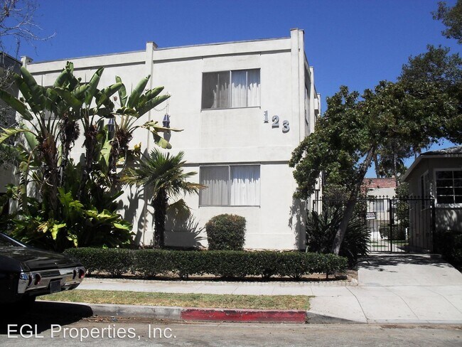 Building Photo - 119 W Lomita Ave