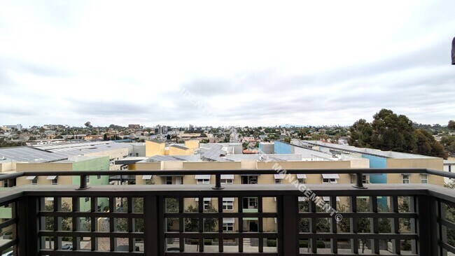 Foto del edificio - Desirable North Park Condo with Amazing Vi...