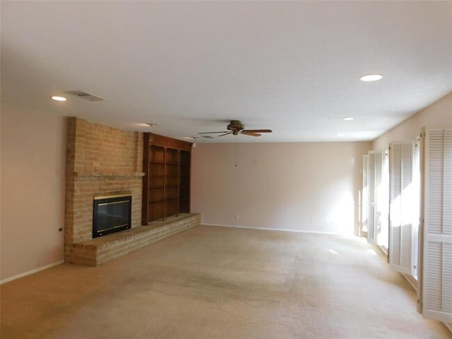 Building Photo - 15414 Pleasant Valley Rd