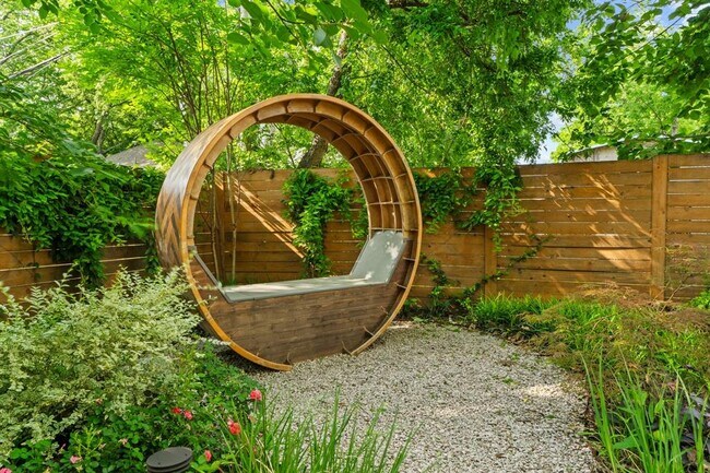 Foto del edificio - 507 Franklin Blvd