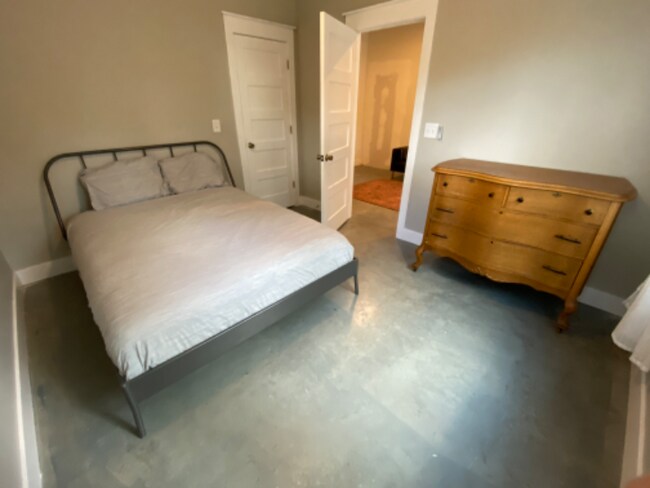 Foto del edificio - 2304 Donna Hill Ct