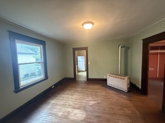 Foto del edificio - West Side 2BR Upper with Amazing Front Porch
