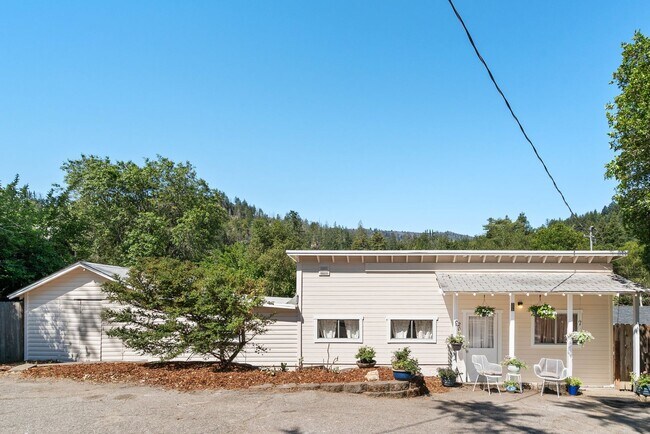 Building Photo - Sunny and Charming Boulder Creek Retreat - Modern Living on a Shared Property