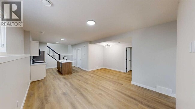 Photo du bâtiment - 10201-10126 126 Ave