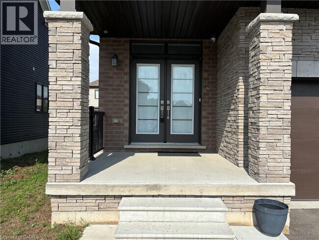 Building Photo - 151 Eva Dr