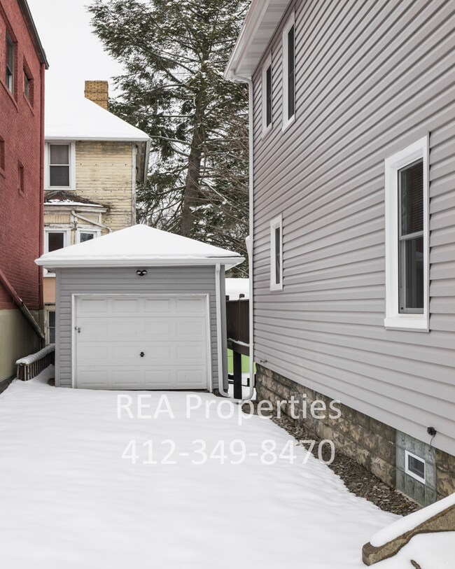 Building Photo - 508 Montour St Ext
