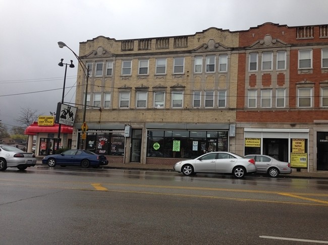 Building Photo - 1613 W 87th St
