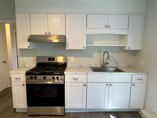 Building Photo - 130 Mahopac Ave