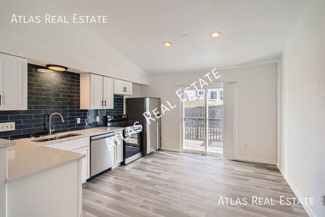 Building Photo - Spacious 4-Bed, 2-Bath Home at 17032 E Ark...