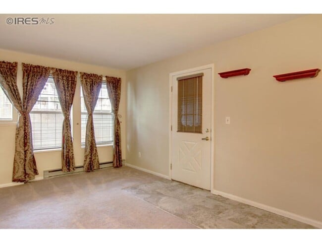 Foto del edificio - Inviting 2-Bedroom Condo Near Shopping & Dining | Available Early July