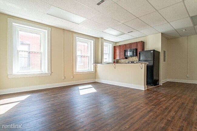 Building Photo - 4212 Parkside Ave