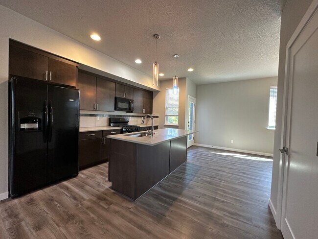 Building Photo - 9530 SW Anna Belle Ct