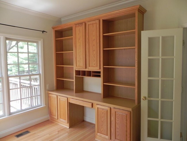 Building Photo - 126 Mosby Cir