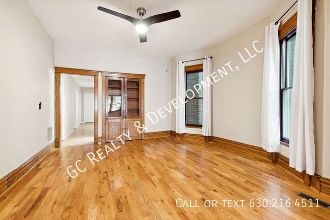 Foto del edificio - 1028 W Roscoe St