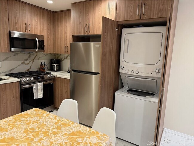 Foto del edificio - 20625 Tuba St