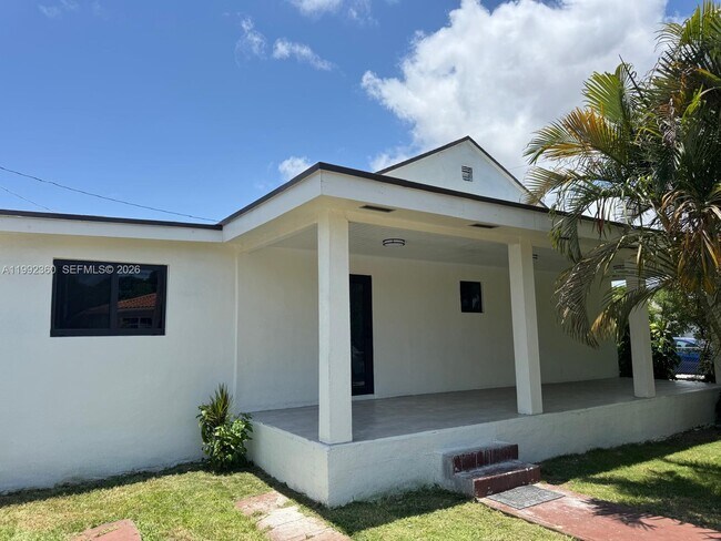 Foto del edificio - 2160 NW 30th St