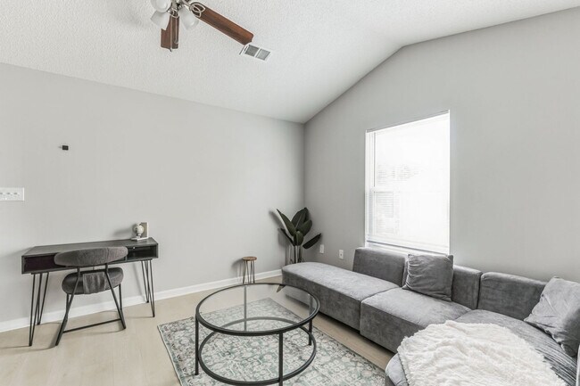 Foto del edificio - 3516 Carlson Bay Ct