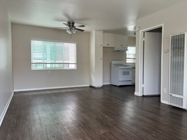 Foto del edificio - 2000 Carnegie Ln