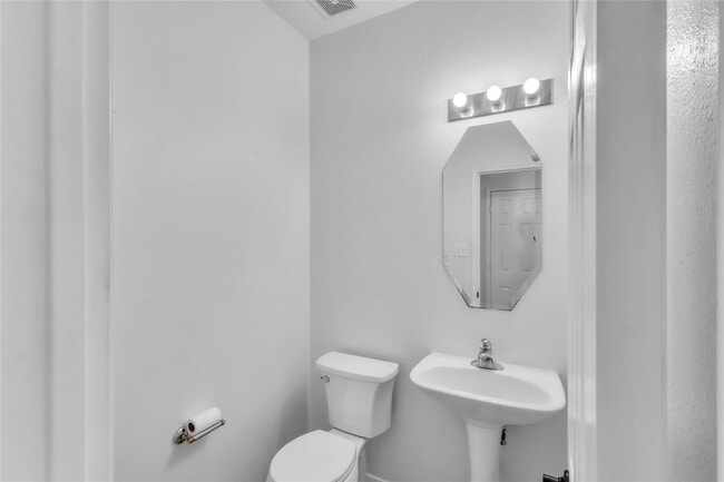 Building Photo - 18027 Oak Orchard Lane