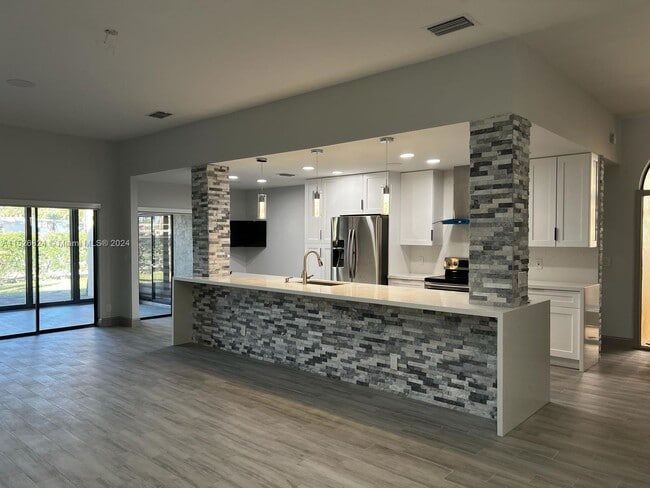 Building Photo - 6729 Palermo Way